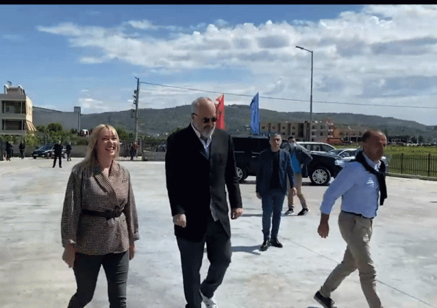 VIZITON PRODHIMET BUJQËSORE NË LUSHNJË/ Rama: Jemi përpara gjithë rajonit, të huajve i dukej si në filma (VIDEO)