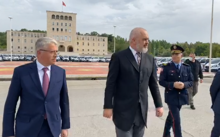 POLICIA ME FLOTË TË RE AUTOMJETESH/ Rama: Kontribut i BE dhe qeverisë, disa vite më parë kjo ishte e paimagjinueshme, do…