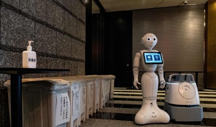 KORONAVIRUSI/ Tokio vendos robotë në dy hotele për të akomoduar pacientët