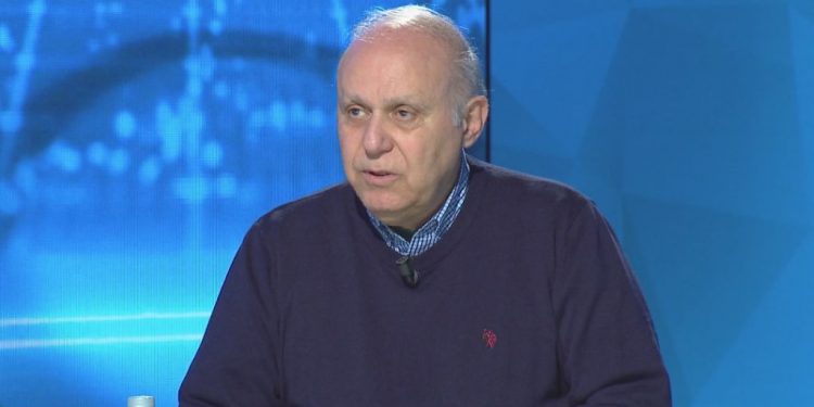 COVID-19/ Propozimi i mjekut Kalo: Të lejohet lëvizja në Tiranë deri në orën 21:00. Vetëndërgjegjësimi do të vijë