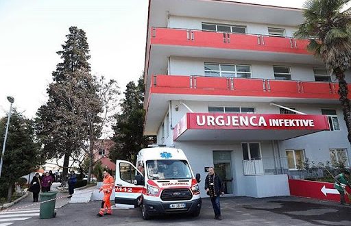 COVID-19/ Detaje nga QSUT, një infermiere infektoi gjithë pavionin. Janë marrë tamponë të tjerë, rriten me 50% shtrimet