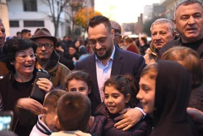 6 MUAJ NGA TËRMETI/ Kryebashkiaku i Shijakut, Elton Arbana falenderon Ramën për Rindërtimin e qytetit
