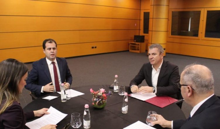 REFORMA ZGJEDHORE/ Vota e emigrantëve, ja si është zgjidhur në ligjin e ri zgjedhor
