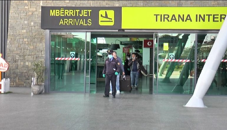 SOT RINISIN FLUTURIMET NGA RINASI PËR REZIDENTËT NË BE/ Ende kufizime për qytetarët shqiptarë