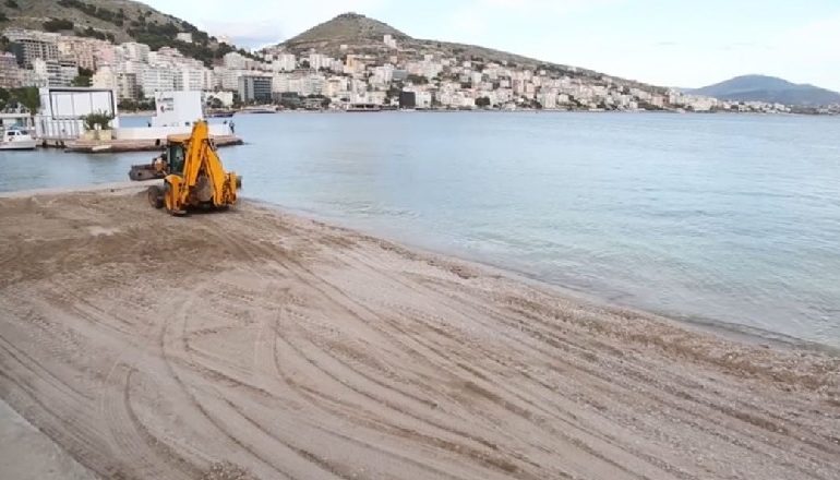 PASTRIMI NË PLAZHET PUBLIKE/ Klosi: Po u rikthejmë detin banorëve të Sarandës