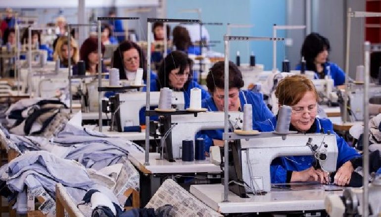 PAKETAT FINANCIARE/ Denaj: Përfituan 230 mijë qytetar. Ende nuk kanë marrë…