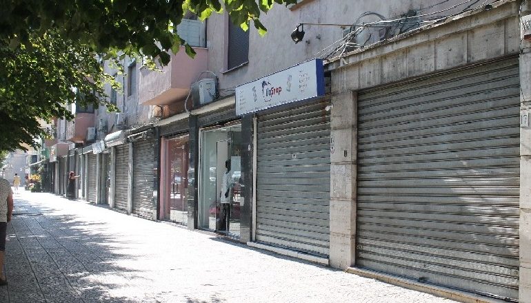 NUK APLIKUAN PËR NDIHMËN EKONOMIKE PËR PUNTORËT/ Bizneset rrezikojnë të paguajnë rreth 2 milionë euro gjoba