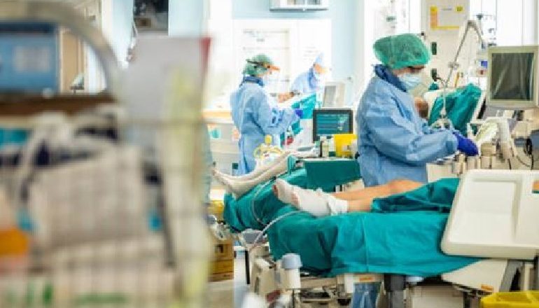 “QINDRA SHPËRTHIME COVID PO VIJNË”/ Fillimi i fazës së re të pandemisë ndez alarmin e kuq