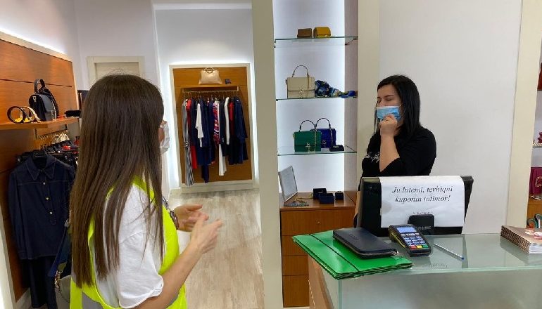 BIZNESET NUK RESPEKTOJNË MASAT ANTI-COVID/ SHSH pezullon vetëm 2 biznese, 2 të tjerë i gjobit nga 1612 kontrolle në Shqipëri