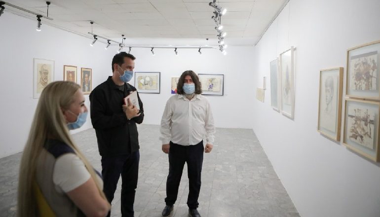 TIRANA MIRËPRET FESTIVALIN NDËRKOMBËTAR TË AKUARELIT/ Artistë nga Shqipëria dhe bota prezantojnë punimet