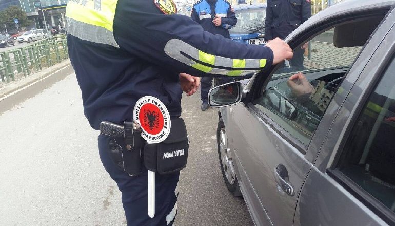 KORÇË/ Sharkohet nga detyra shefi i qarkullimit