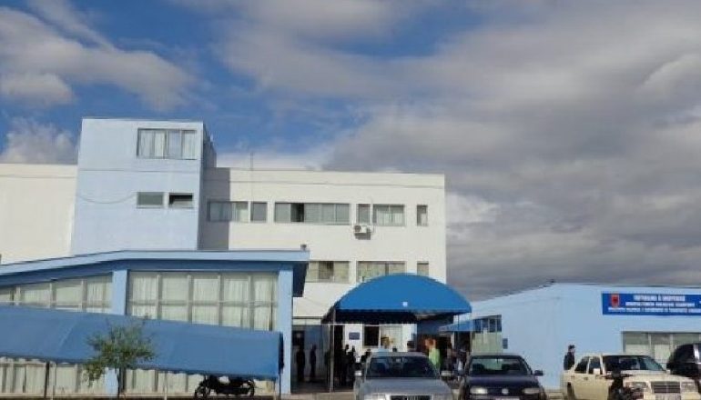 VIDHET GJATË NATËS DREJTORIA E PËRGJITHSHME NË KASHAR/ Autorët marrin me vete një kasafortë, tjetrën e lënë në zyrë bosh. Sanitarja e zbuloi, kamerat…