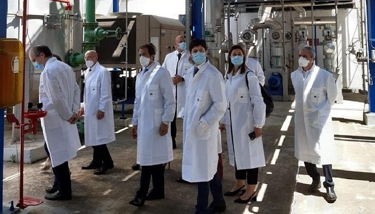COVID-19/ Ministri Italian i shëndetësisë: Vaksina italo-britanike do prodhohet para të tjerave