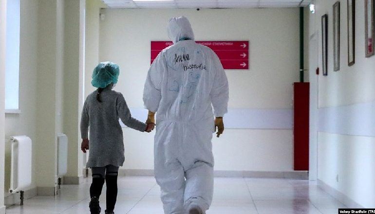 STUDIM/ Shumica e fëmijëve përjetojnë simptoma të buta të koronavirusit