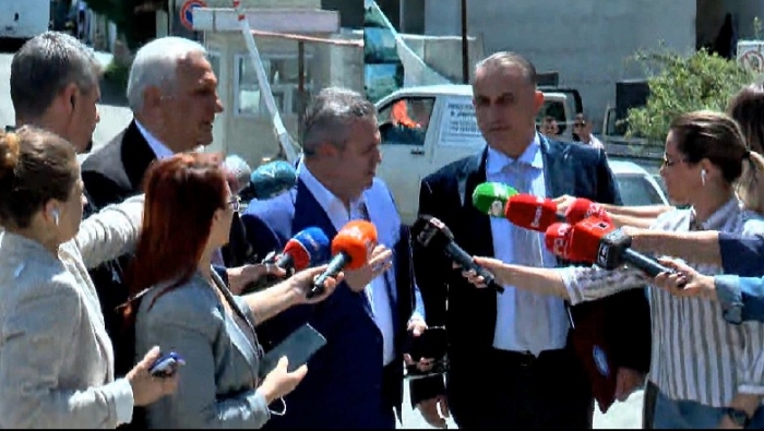 PËRFUNDON TAKIMI I KIM ME OPOZITËN PARLAMENTARE/ Murrizi: Do votojmë kundër marrëveshjes, ambasadoren nuk e mora vesh