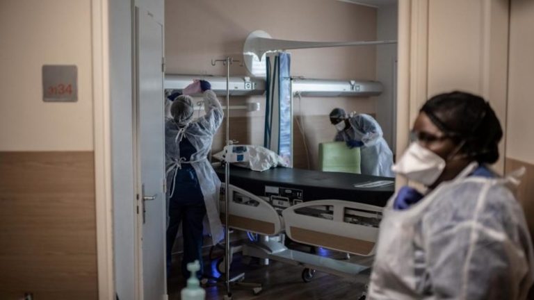 ME KËTË TEKNIKË ZBULUAN KORONAVIRUSIN/ Shkencëtarët francezë identifikojnë një tjetër virus (VIDEO)