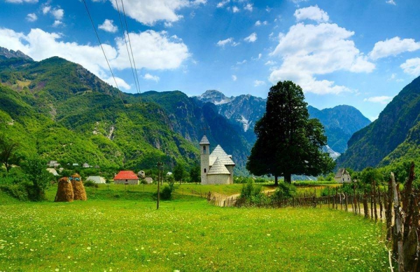 DESTINACIONI I DITËS/ Thethi, zemra e Alpeve shqiptare (PAMJET)