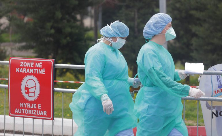 SHTOHEN RASTET E INFEKTIMIT ME COVID-19/ Apeli i mjekëve të infektivit: Ju lutemi…