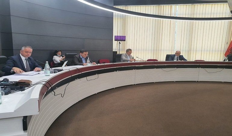 KODI I RI ELEKTORAL/ Nga hapja e kutive tek mosregjistrimi i partisë për shkak te kuotave gjinore