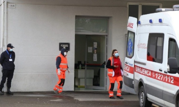 RRITEN SËRISH SHIFRAT NGA COVID-19/ 50 të infektuar gjatë 24 orëve të fundit