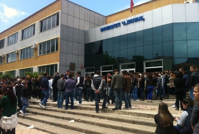 COVID-19/ Konfirmohet POZITIVE një studente në Elbasan, erdhi nga Lushnja për sezonin e provimeve