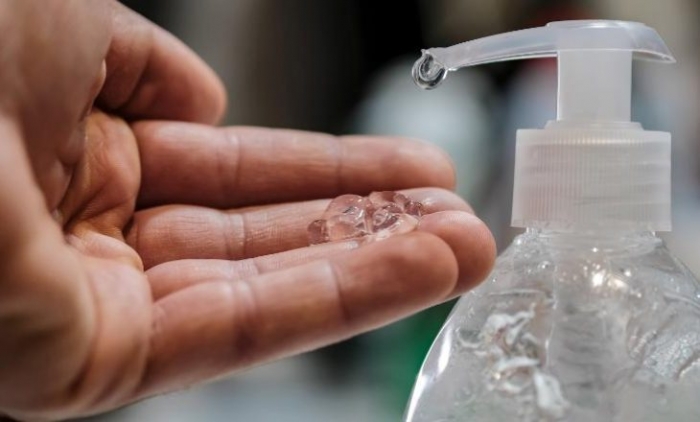 E RËNDË/ Pinë dezinfektues duarsh për t’u dehur, tre të vdekur dhe një i verbuar në Meksikë