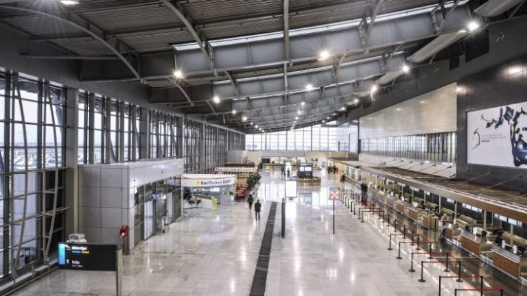 KOSOVË/ Aeroporti i Prishtinës njofton udhëtarët: Anulohen fluturimet për sot