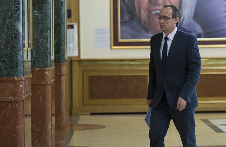 QEVERIA E RE E KOSOVËS/ Fjalët e para të Hotit si kryeministër: Do t’i dalim zot vendit, do të punojmë edhe me opozitën