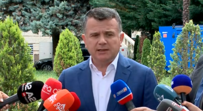 SITUATA E PAZAKONTË NË LIBRAZHD/ Reagon Balla: Po merren masa, rruga drejt Elbasanit është e pakalueshme!