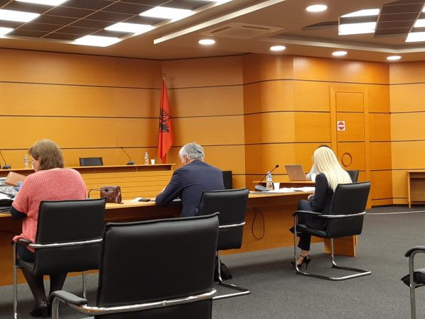 10 KATE PALLAT PA LEJE/ Fatmira Hajdari në lot para KPK: Ish-kryeministri asaj kohe…