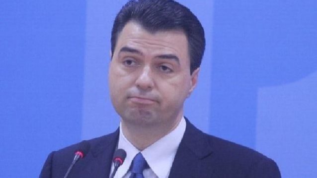 FORMULARI I BASHËS PËR KANDIDATËT/ Duhet të kenë sëpaku tre shokë fakulteti, të mos pinë alkol e drogë