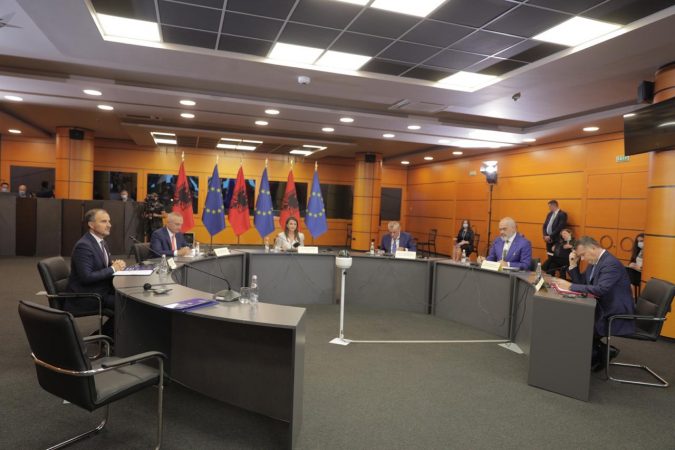 KËSHILLI I INTEGRIMIT/ Nis me reformën zgjedhore e mbyllet me pronat, zbardhet plani me 15 pika i integrimit. Çfarë është “Track Records”