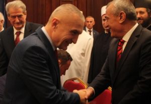 KREU I KUVENDIT NGA “I MALLKUARI” I MADH, KTHEHET NË PIKË REFERENCE…/ Ish-deputeti i PD: Një bravo për Gramoz Ruçin