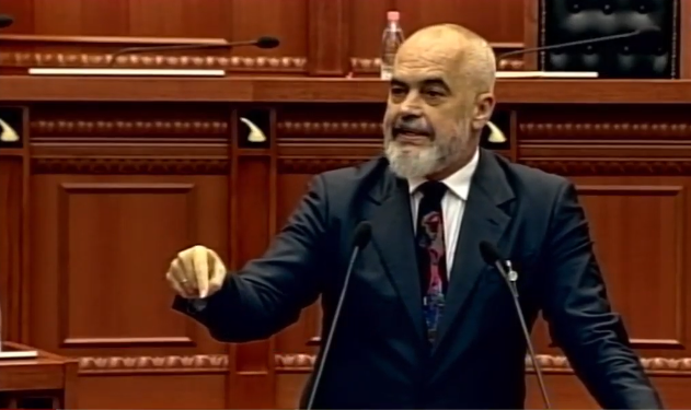 “TOPIN PËR ZGJEDHOREN E KA BASHA”/ Rama: Po presim ku do ta çojë.. jashtë stadiumit apo do ta mbajë poshtë fanellës