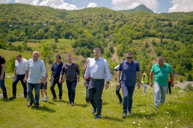 PËRFUNDON REHABILITIMI I KANALIT VADITËS TË KUTURMANIT/ Balla: Vepër e rëndësishme për infrastrukturën bujqësore të Librazhdit