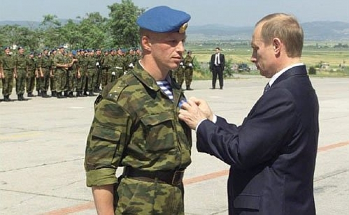 “GJENERALI U AFRUA DHE THA…”/ 21 vite pas pushtimit të aeroportit të Prishtinës, Putin tregon rolin që kishte