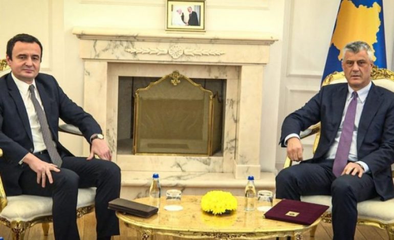 AKUZAT NDAJ PRESIDENTIT TË KOSOVËS/ Vetëvendosje: Hashim Thaçi ra në “varrin që hapi për të tjerët”, duke filluar nga Albin Kurti