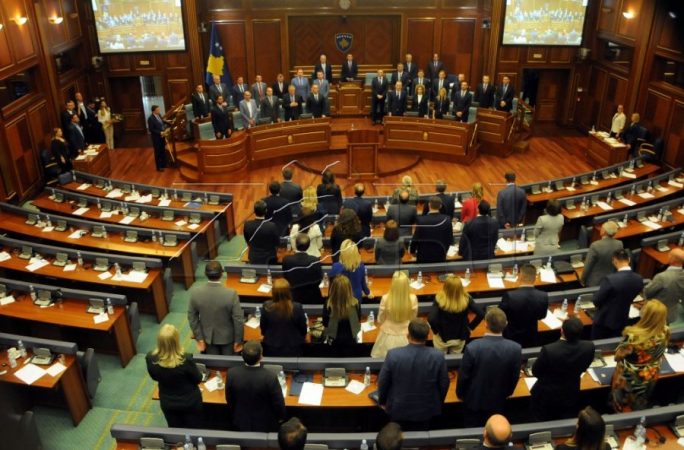 Ç’PO NDODH NË KUVENDIN E KOSOVËS? Grupi parlamentar i VV-së i mangët, mungojnë figurat kryesore (EMRAT)