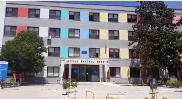 GRUAJA SHKON NË SPITAL NË GJENDJE TË RËNDË/ Shokon mjekët: “Piva fostoksinë nga dhuna e burrit”. Arrestohet 52-vjeçari