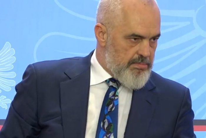 “I GËZUAR” NGA EUROBONDI/ Rama batuta me gazetaret: Meqë ju jeni një specie e rrallë në ekonomi dhe unë një piktor i vjetër…