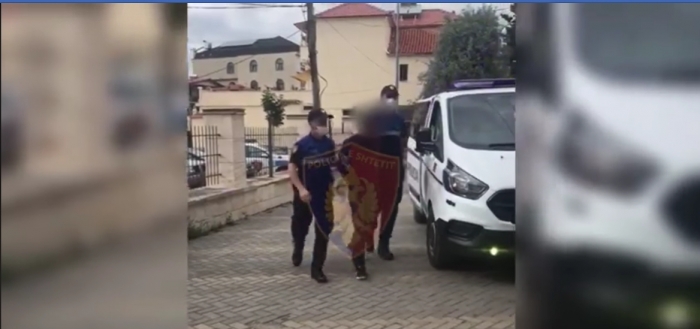 VIDHTE BIÇIKLETA/ Arrestohet hajduti 26-vjeçar në Korçë (VIDEO)