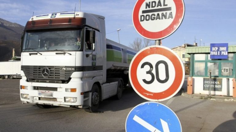 NGA SOT SKA FASHË ORARI PËR LËVIZJEN/ Hiqet testimi i detyruar për COVID-19 në kufi dhe karantina për ata që hyjnë në Kosovë