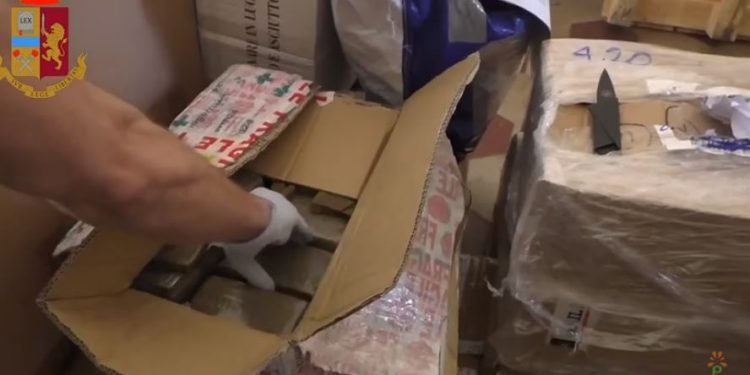 PRODHONIN DHE TREGTONIN DROGË/ Ja si e pësuan dy shqiptarët në Itali (EMRAT)