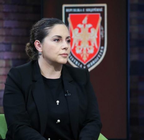 RINIS AKADEMIA E NËNOFICERËVE “THOMSON: DUKE RESPEKTUAR…/ Xhaçka: Fidanishtja e përgatitjes së drejtuesve të rinj