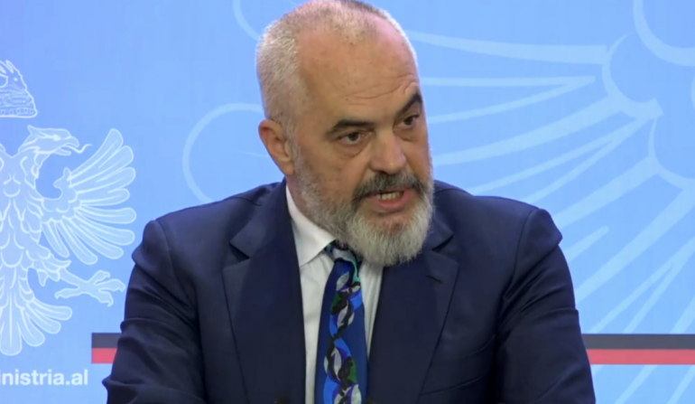 “CA POLITIKANËVE JU KA RËNË PËR HISE TË MBULOJNË…”/ Rama thumbon opozitën: Memoria ka vlerë, por s’të mban gjallë kur je jashtë realitetit