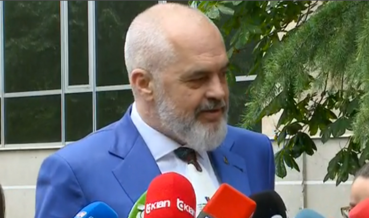 “MENDOVA SIKUR MË THIRRËT”/ Batuta e Ramës me gazetarët pas Këshillit Kombëtar të Integrimit, ja ç’tha pas mbledhjes (VIDEO)