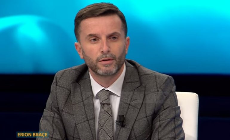 SUGJERON VENDPUSHIMIN E RADHËS/ Braçe: Sa të ngrihen nervat në Palasë e Jalë me sqetullcantat apo shikimevengerit, eja më mirë në Divjakë