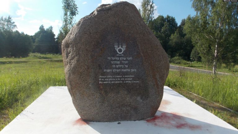 FLAMUJT NË GJYSËM SHTIZË/ Rusia rivarros 500 hebrenj të vrarë nga nazistët