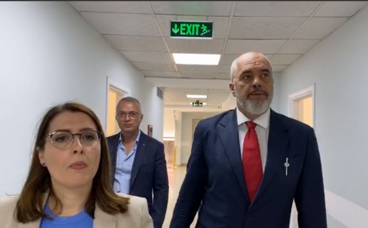 VIZITON SPITALIN “KARANTINË” COVID-3/ Rama: Përgjigjia e duhur për valën e dytë, shpresoj të jetë parashikim i gabuar