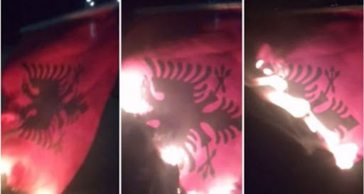DOGJI FLAMURIN SHQIPTAR NË MES TË SARANDËS/ Shpallet në kërkim minoritari Manol Vito